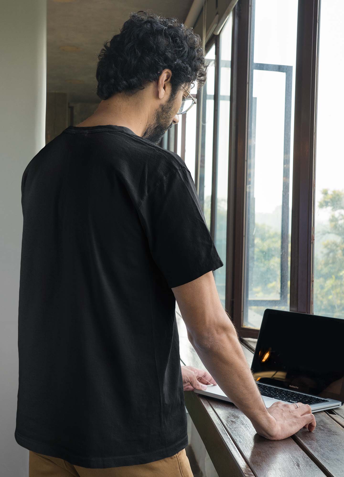 plain black t shirt men